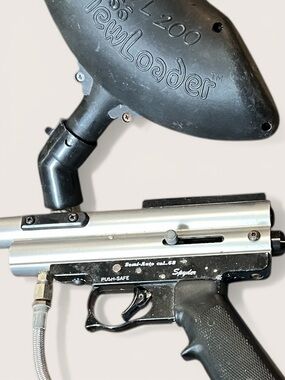 Spyder Paintball Marker in Silver and Black with Loader